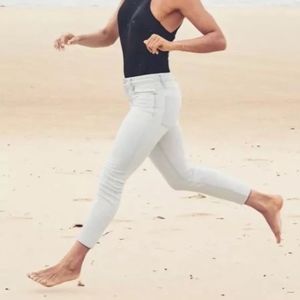 Athleta Sculptek Skinny Crop Jean Glacier NWT (8)